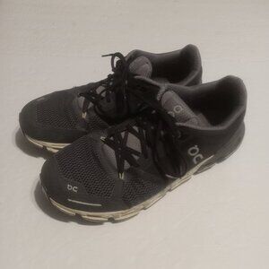 On Running Women's Cloudflyer Running Shoes Size 10 Grey/Black